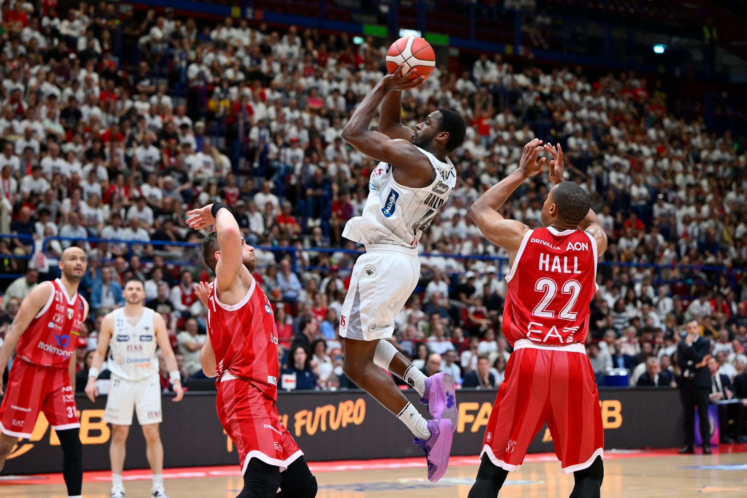 Olimpia Milano I Playoff Iniziano Con Una Batosta Trento Vince Nel