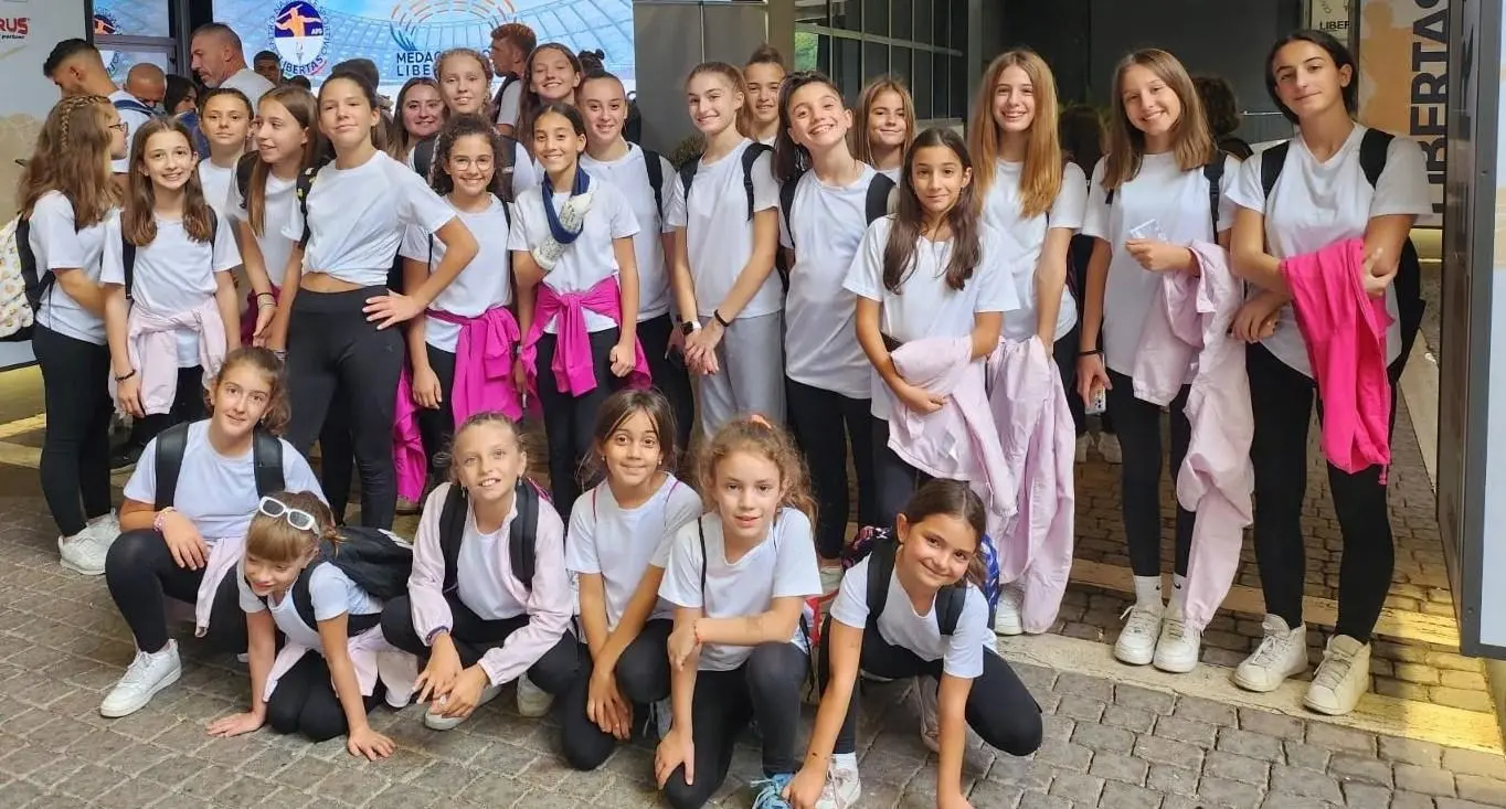 Ginnastica. Cerimonia per le medaglie d’oro Libertas. Premiate a Roma le giovani della Pink Ribbon