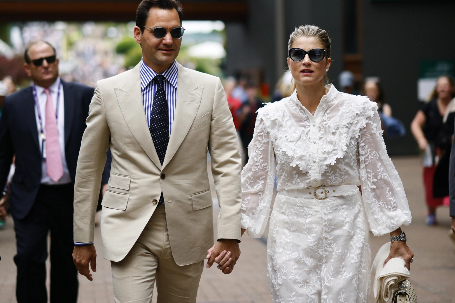Roger Federer arriva a Wimbledon con la moglie (Ansa)