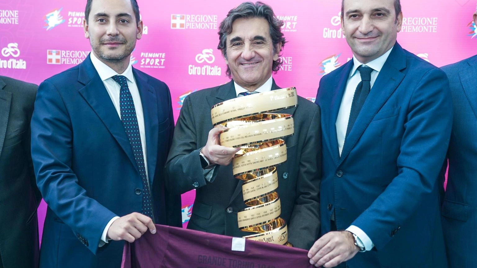 Giro: Cairo, ambasciatori dell'Italia in tutto il mondo