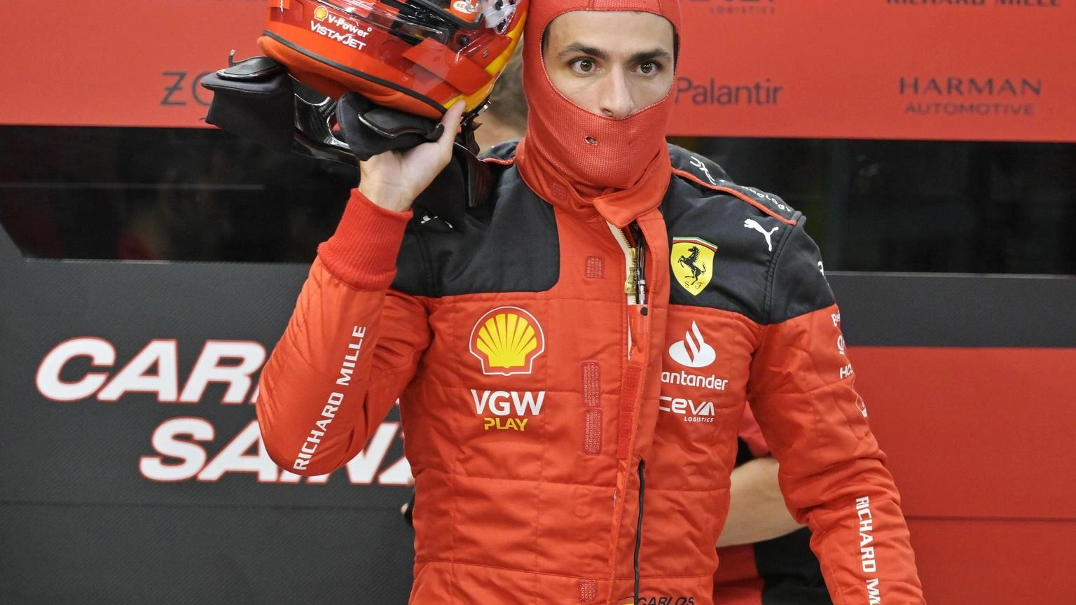 Sainz e la Ferrari in pole a Singapore, F1