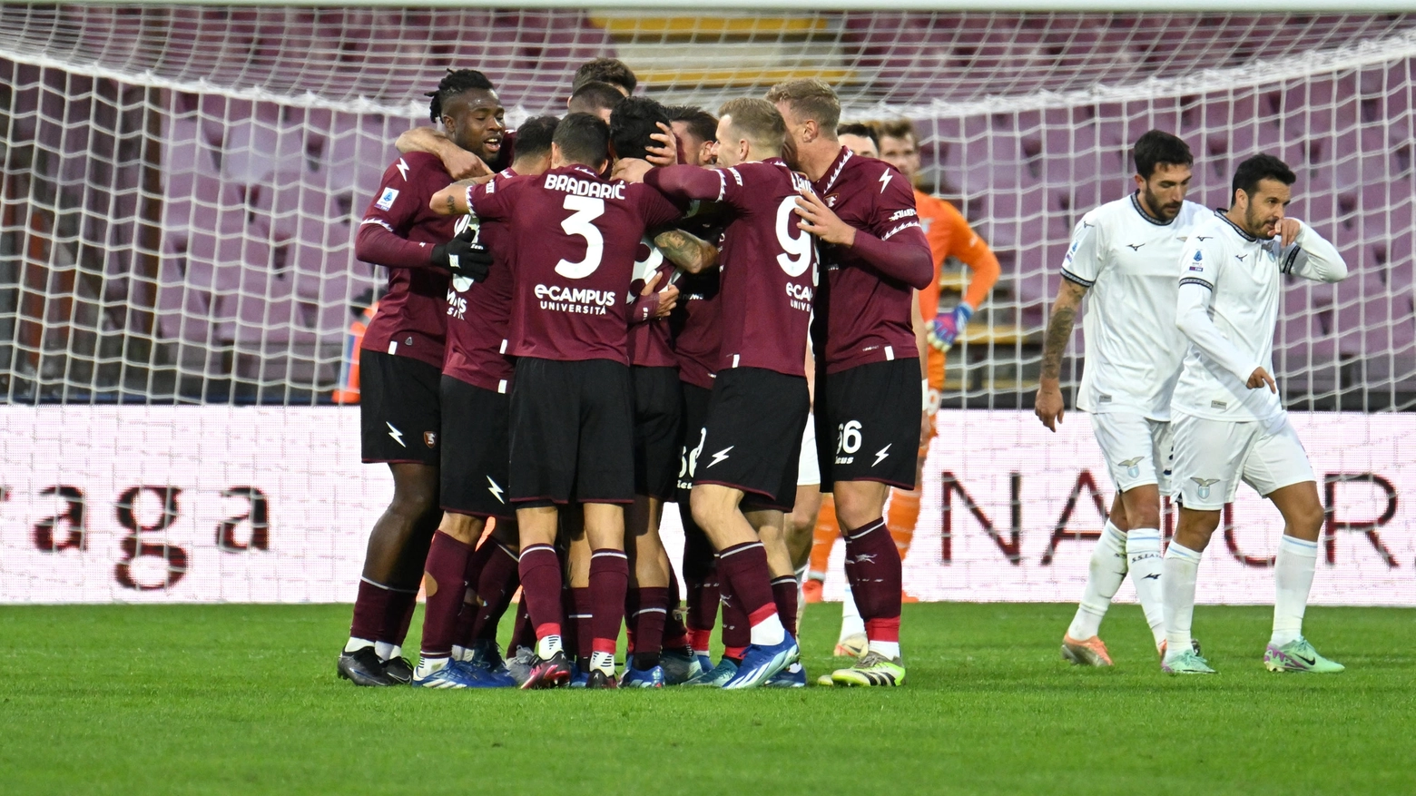 I campani rimontano il rigore di Immobile e Pippo Inzaghi festeggia il suo primo successo dal ritorno in Serie A