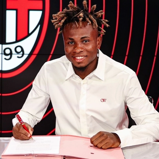 Samuel Chukwueze firma il contratto fino al 2028 con il Milan