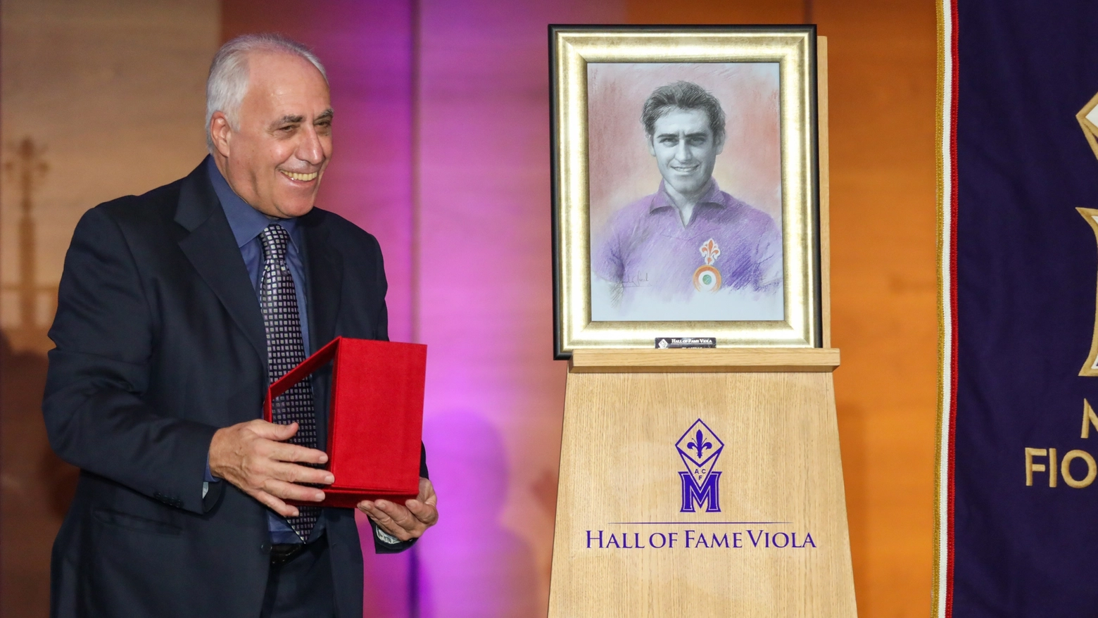 Desolati al suo ingresso nella "Hall of Fame" del Museo Fiorentina (Germogli)