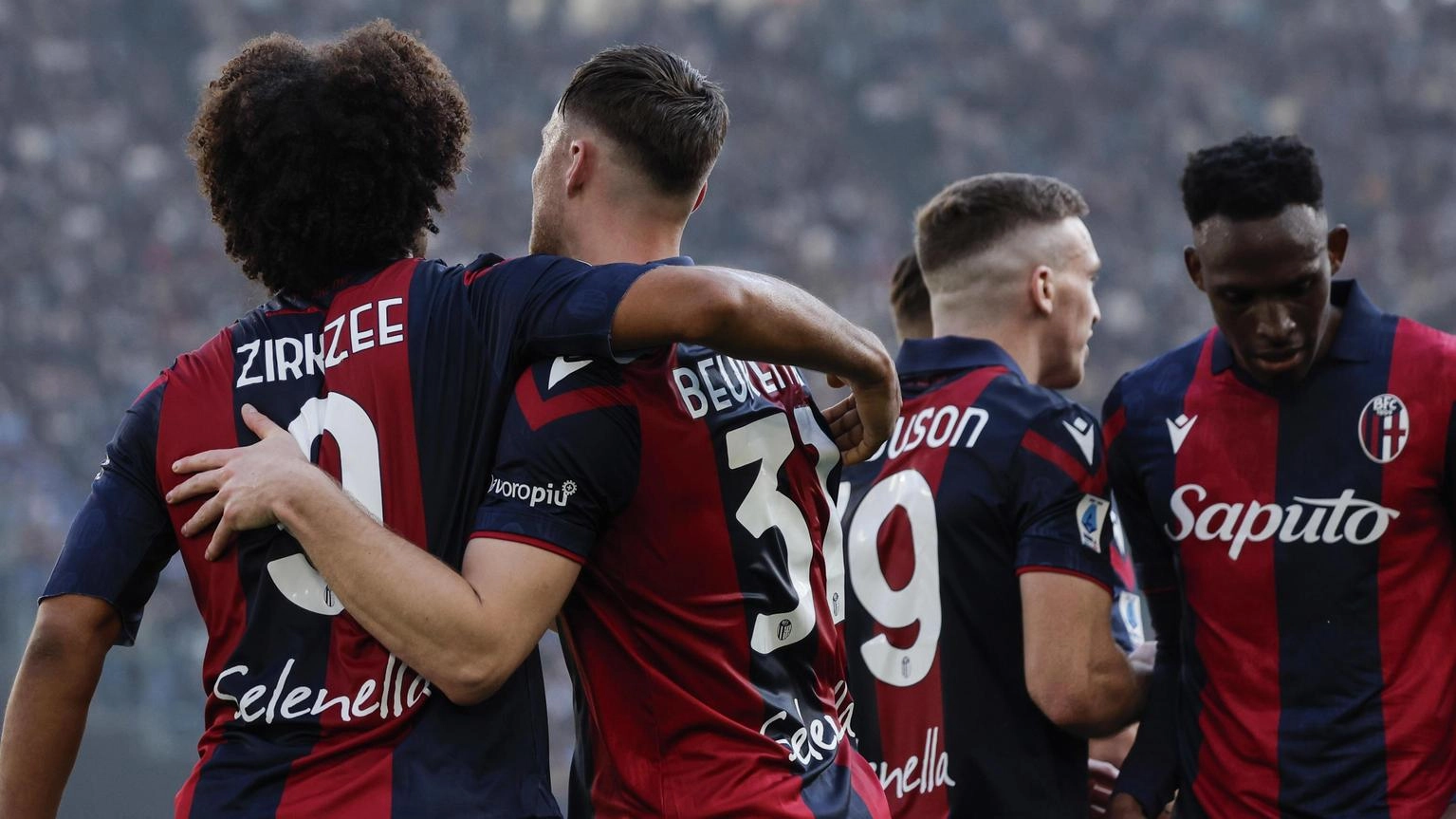 Il Bologna non si ferma più, 2-1 alla Lazio in rimonta