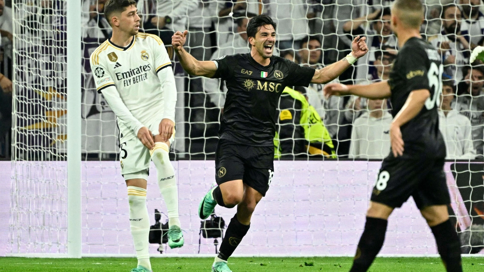 Simeone esulta dopo il gol segnato al Real Madrid (Ansa)