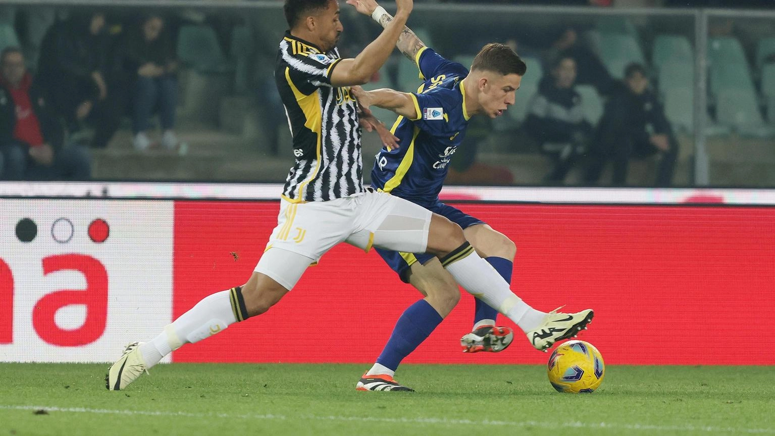 Calcio: Juve; escluse lesioni, ma Danilo si ferma 10-15 giorni