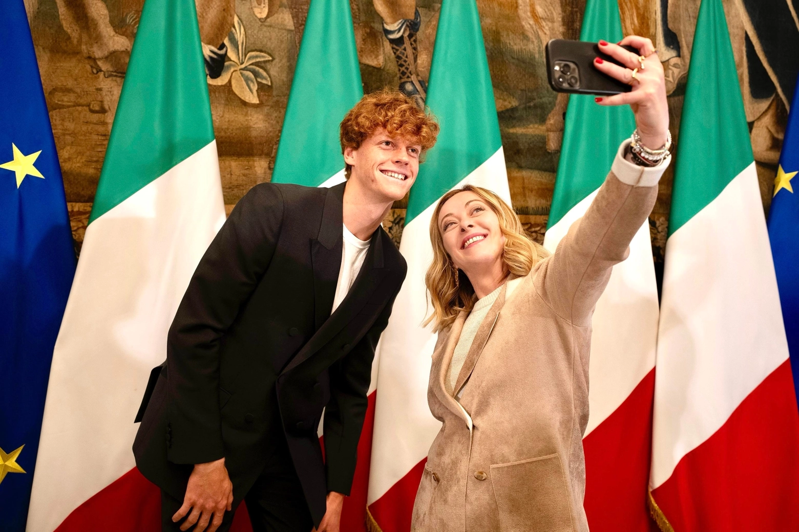 Jannik Sinner e il selfie a Palazzo Chigi con Giorgia Meloni