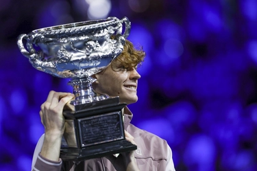 Sinner vince gli Australian Open: epica rimonta, ecco cosa è successo nel match contro Medvedev