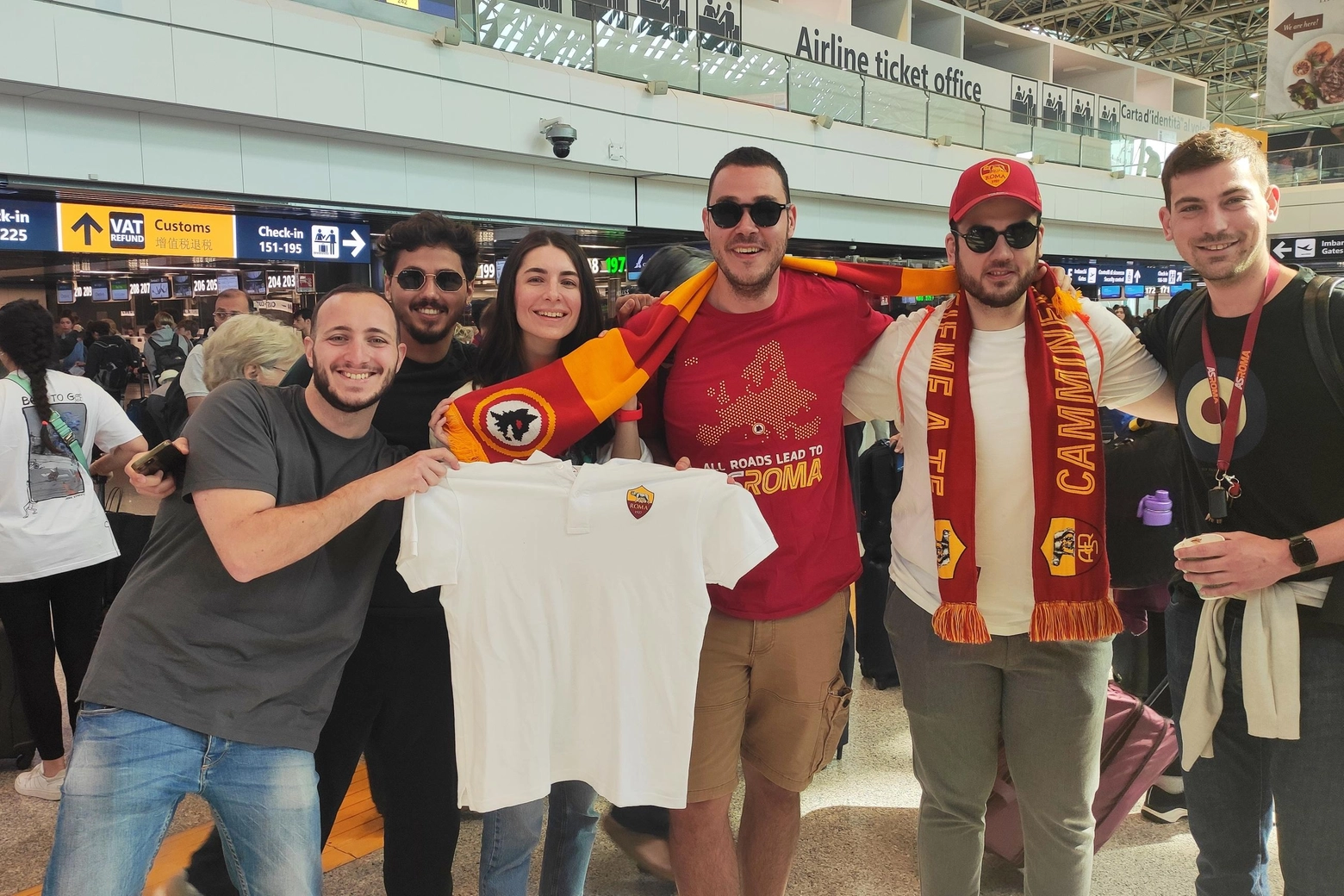 Europa League:al via 'ponte aereo' da Fiumicino dei tifosi della Roma