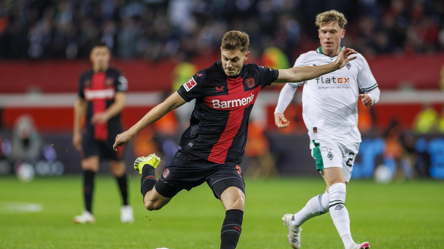Germania: Bayer Leverkusen solo pari, il Bayern si riavvicina