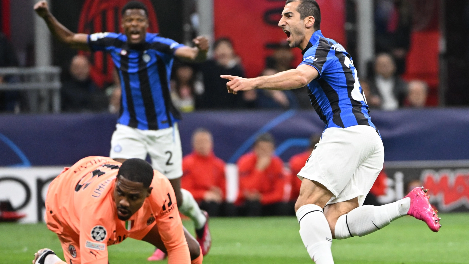 Milan-Inter 0-2, Dzeko e Mkhitaryan decidono la semifinale d’andata di Champions