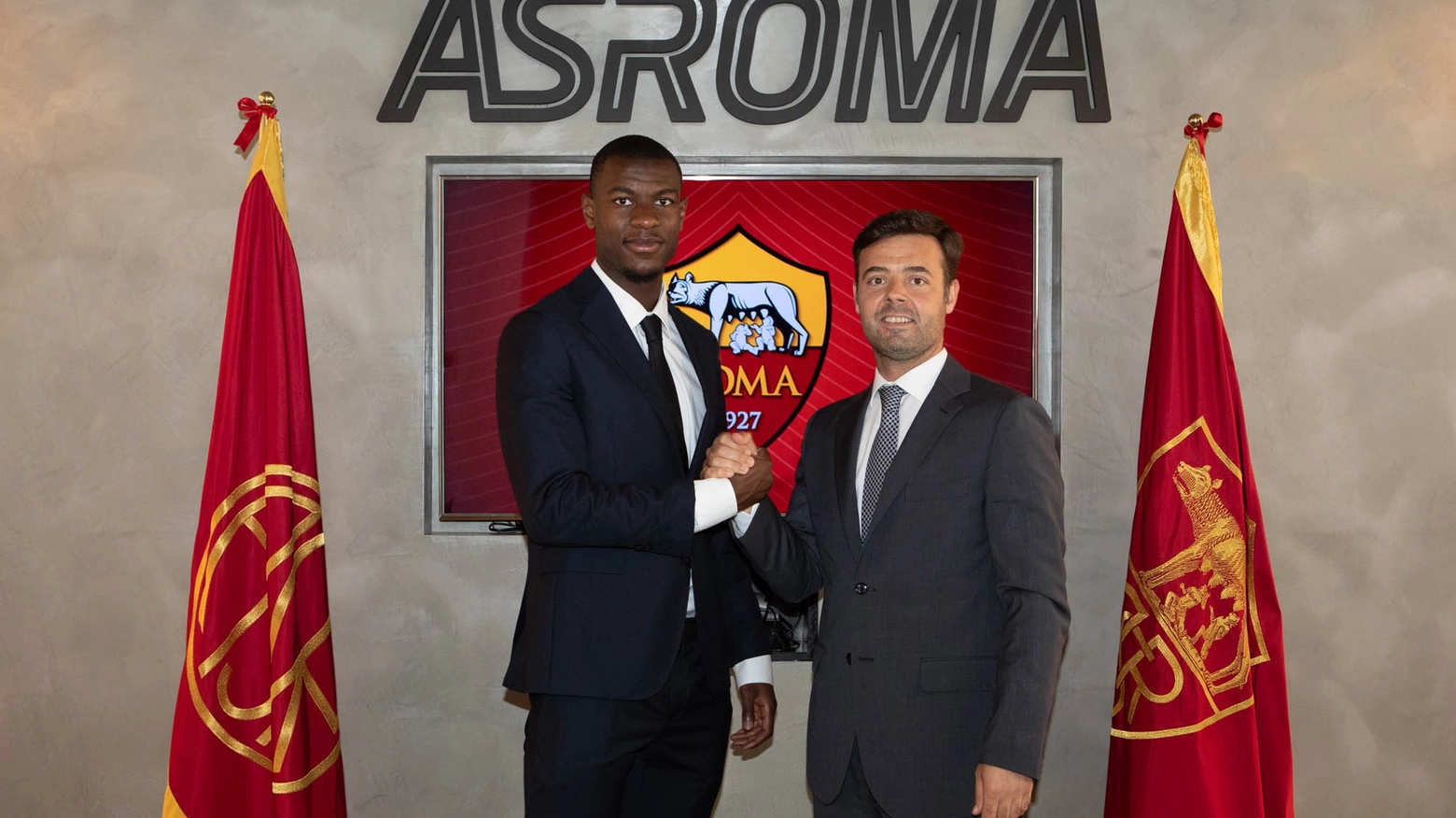 Evan Ndicka, nuovo acquisto della Roma