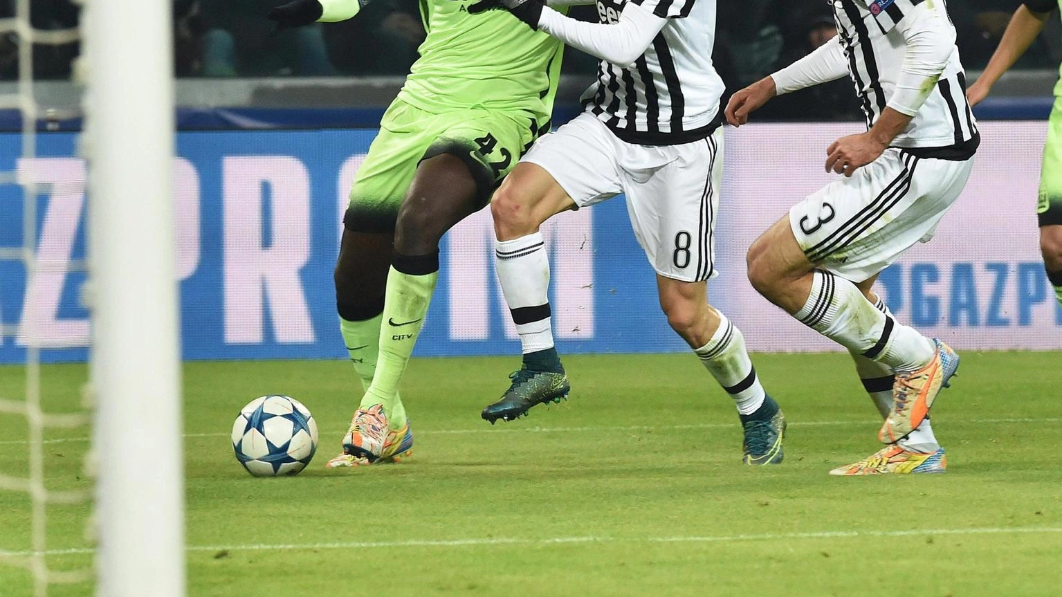 Calcio: Yaya Tourè in Arabia Saudita, sarà assistente di Mancini