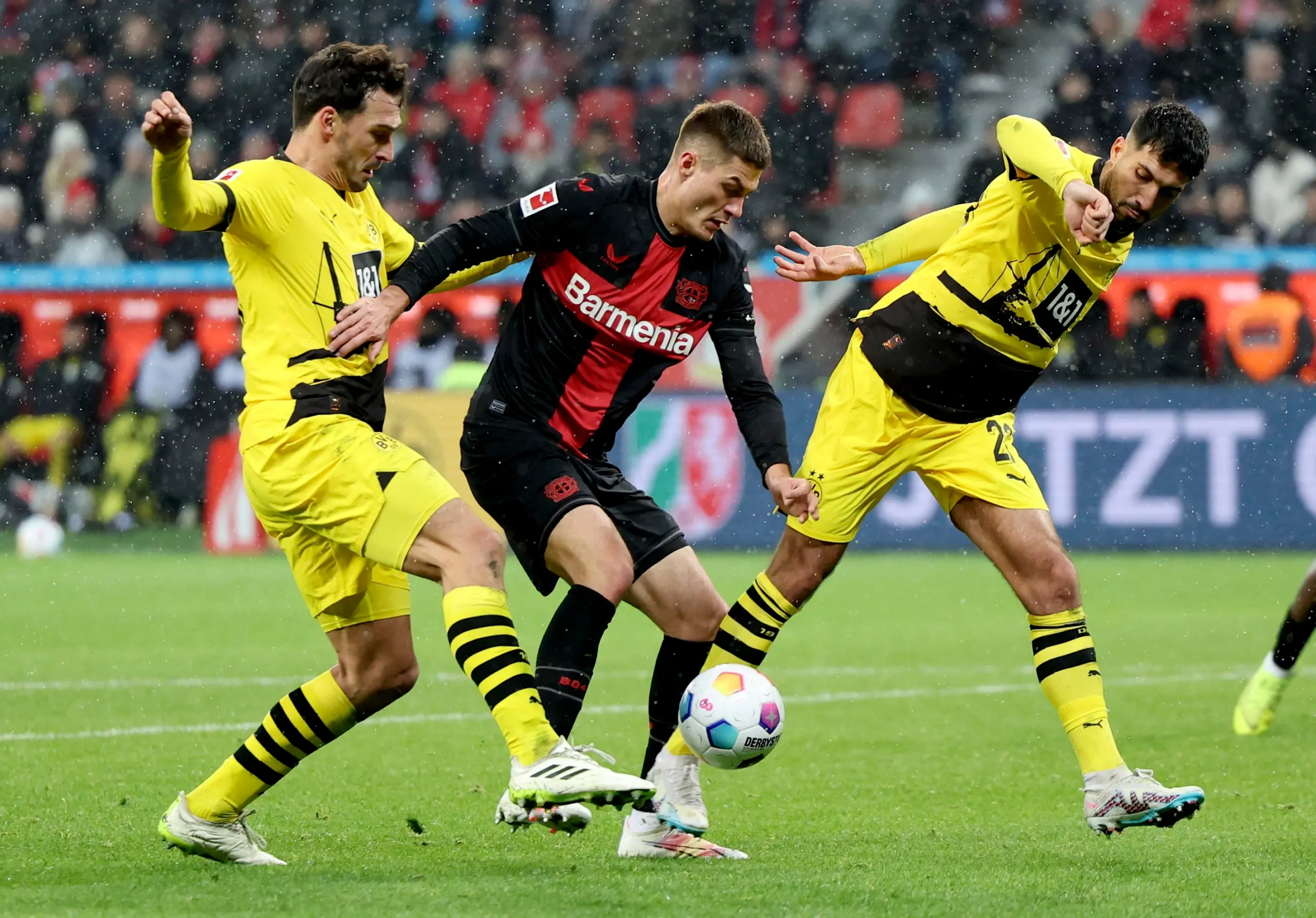 Bundesliga, Il Bayer Leverkusen Pareggia Con Il Dortmund. Rinviata ...