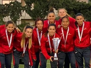 La corsa al titolo tricolore di Calcio a 5 si ferma sul più bello: le ragazze del Buonarroti conquistano l'argento