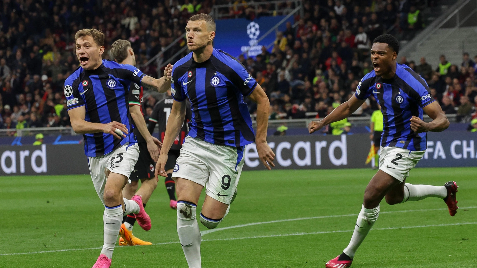 L’Inter si prende il derby di andata di Champions in 10 minuti: Dzeko e Mkhitaryan stendono il Milan