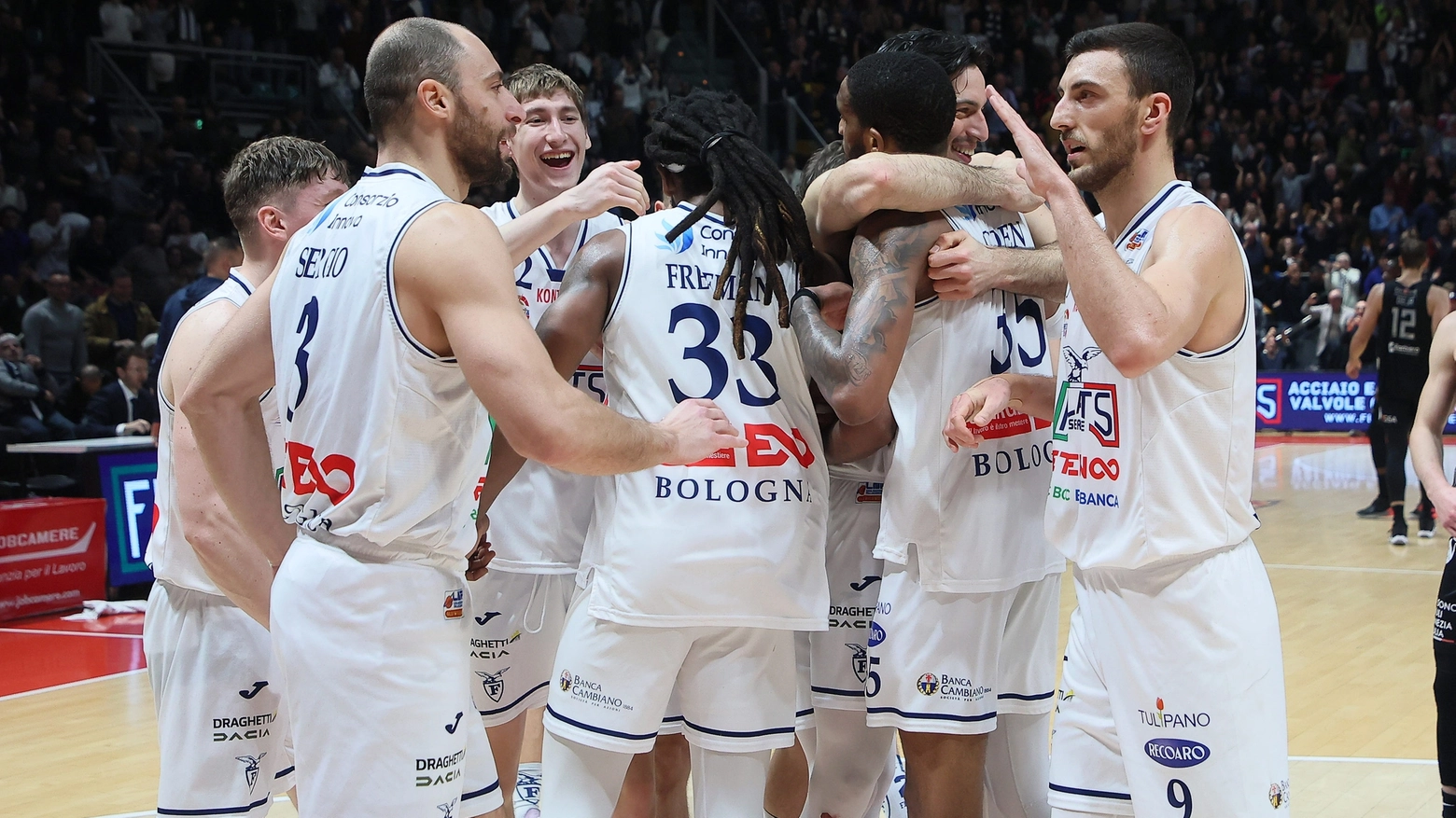 La Fortitudo festeggia la vittoria