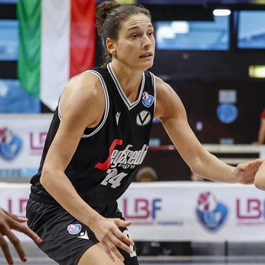 Basket A1 donne: con Venezia arriva la terza sconfitta fra campionato ed Eurolega. Questa Virtus non sa più vincere