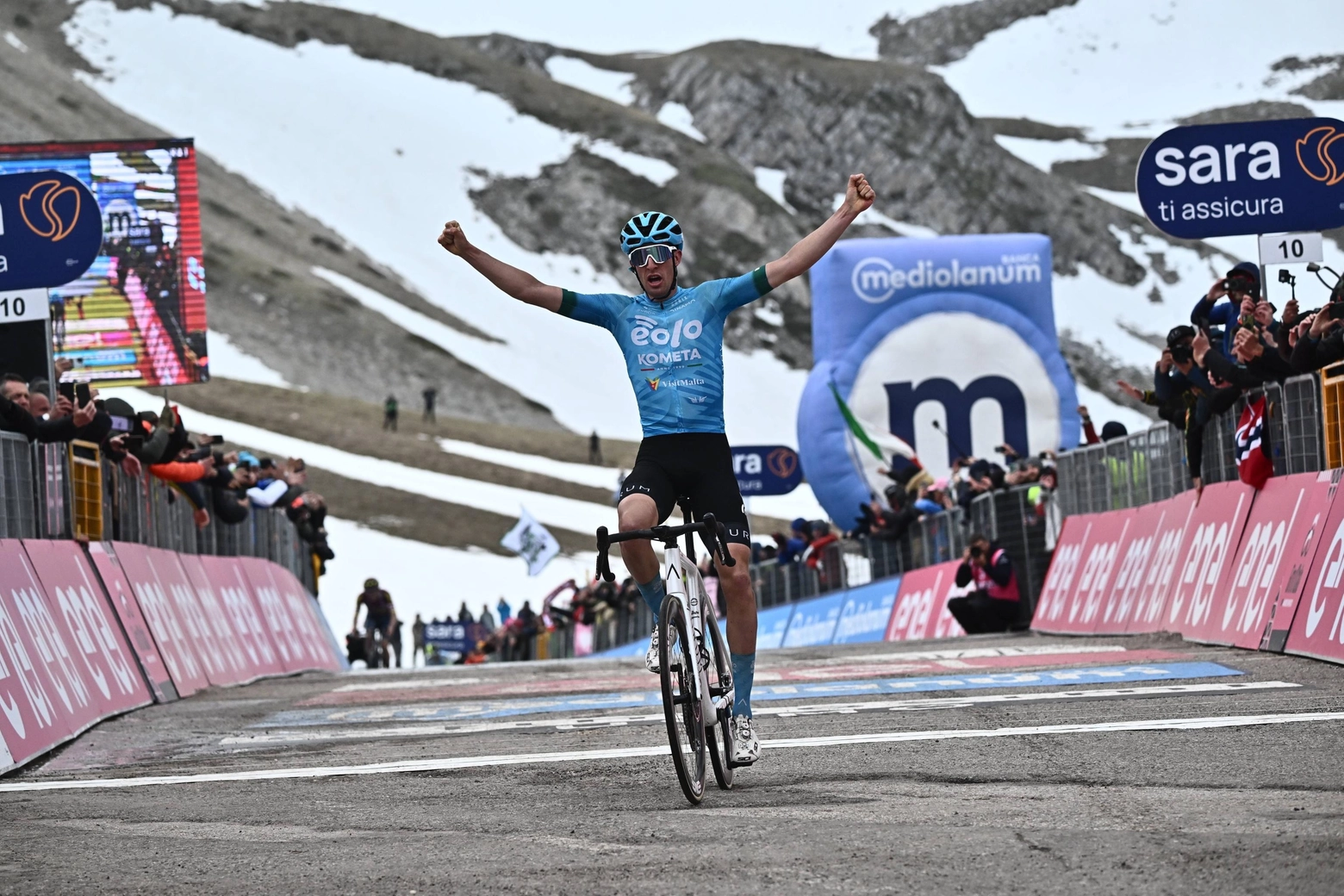 Davide Bais vince la tappa 7 del Giro d'Italia 2023 (Ansa)