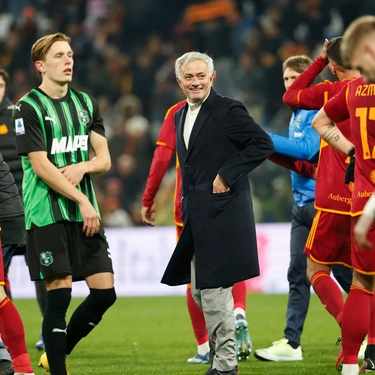 Incredibile Mourinho: risponde solo in portoghese alle domande su Sassuolo-Roma