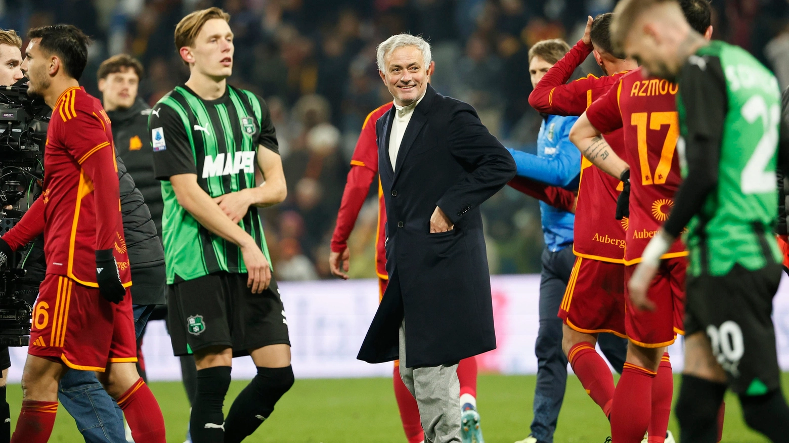 Dopo la vittoria sul campo del Sassuolo, il tecnico della Roma ha inscenato una protesta a modo suo, rifiutandosi di parlare in italiano