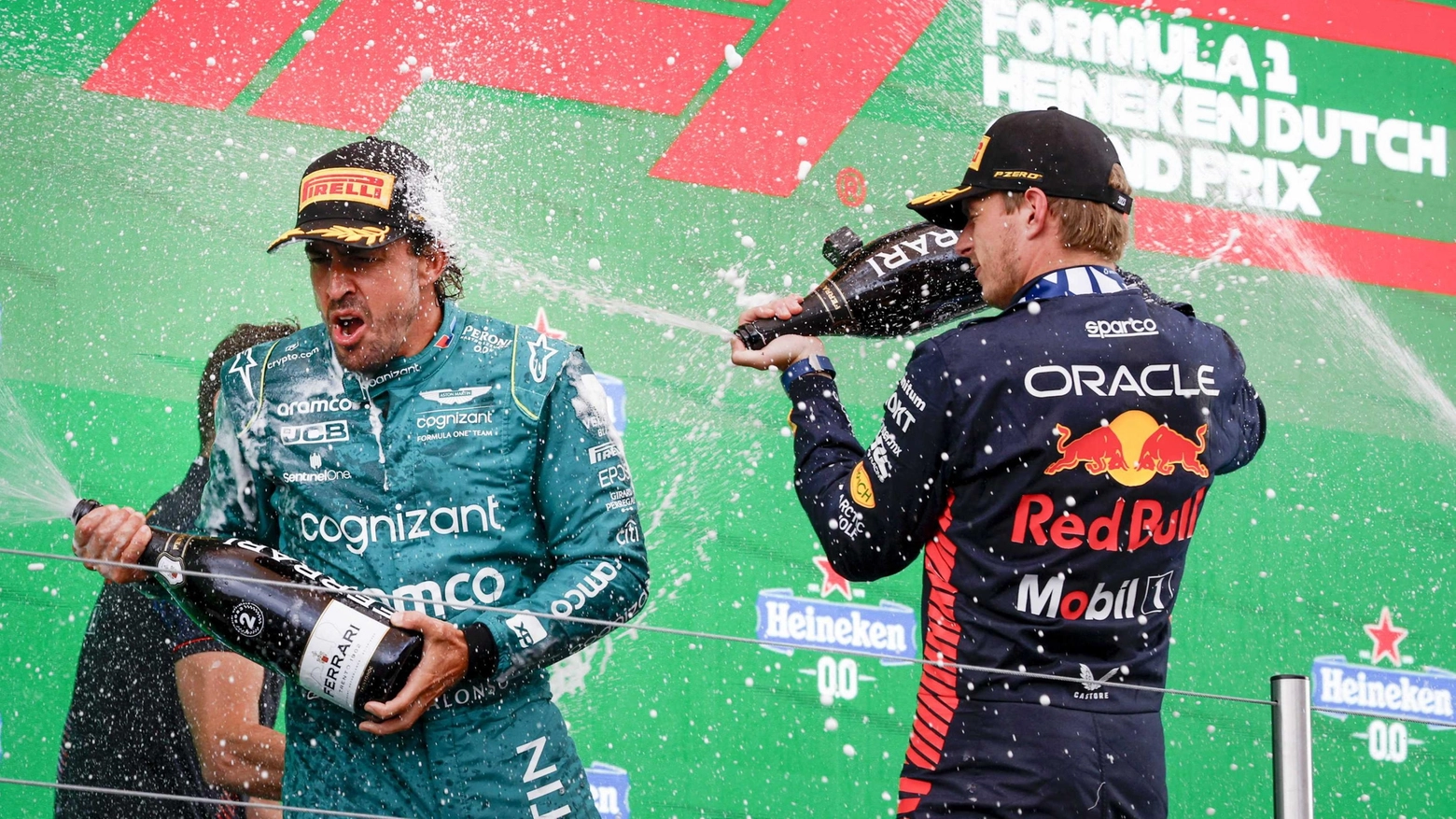Lo spagnolo si è complimentato con Super Max per il record di vittorie consecutive e ha scherzato: "In quelle condizioni io farei come lui, mentre Lewis..."