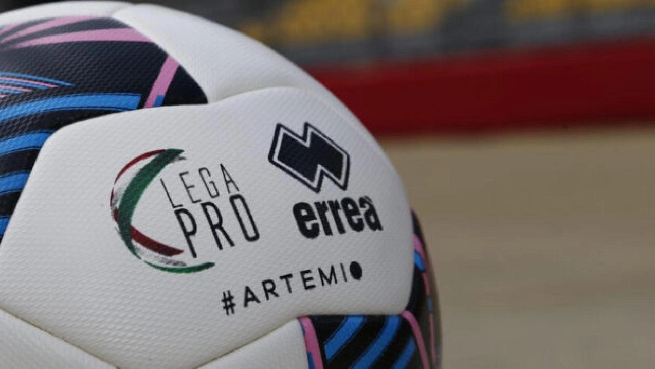Calcio: Lega Pro, l'assemblea approva il bilancio