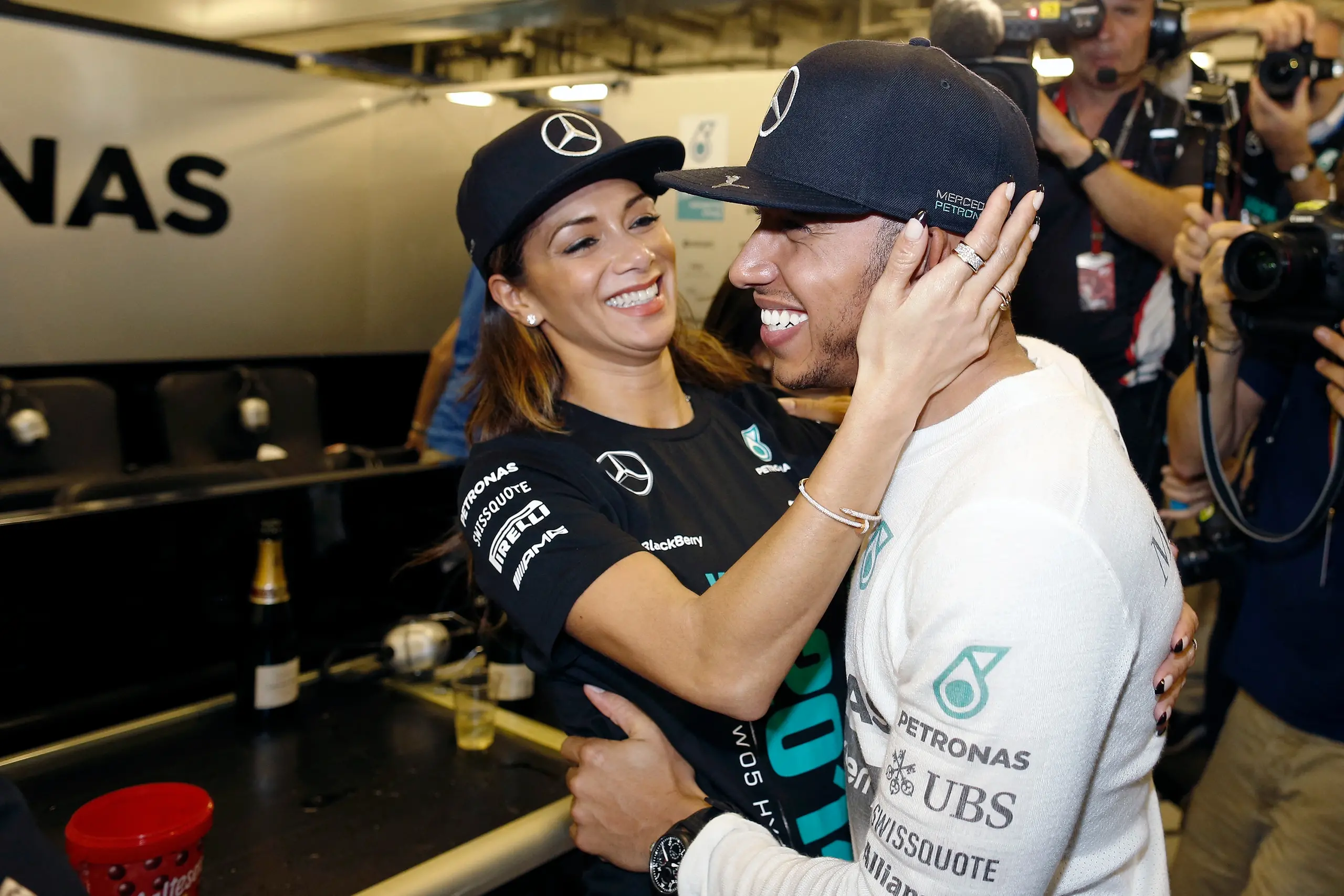 Lewis Hamilton: modelle, cantanti e showgirl. Tutti gli amori del campione