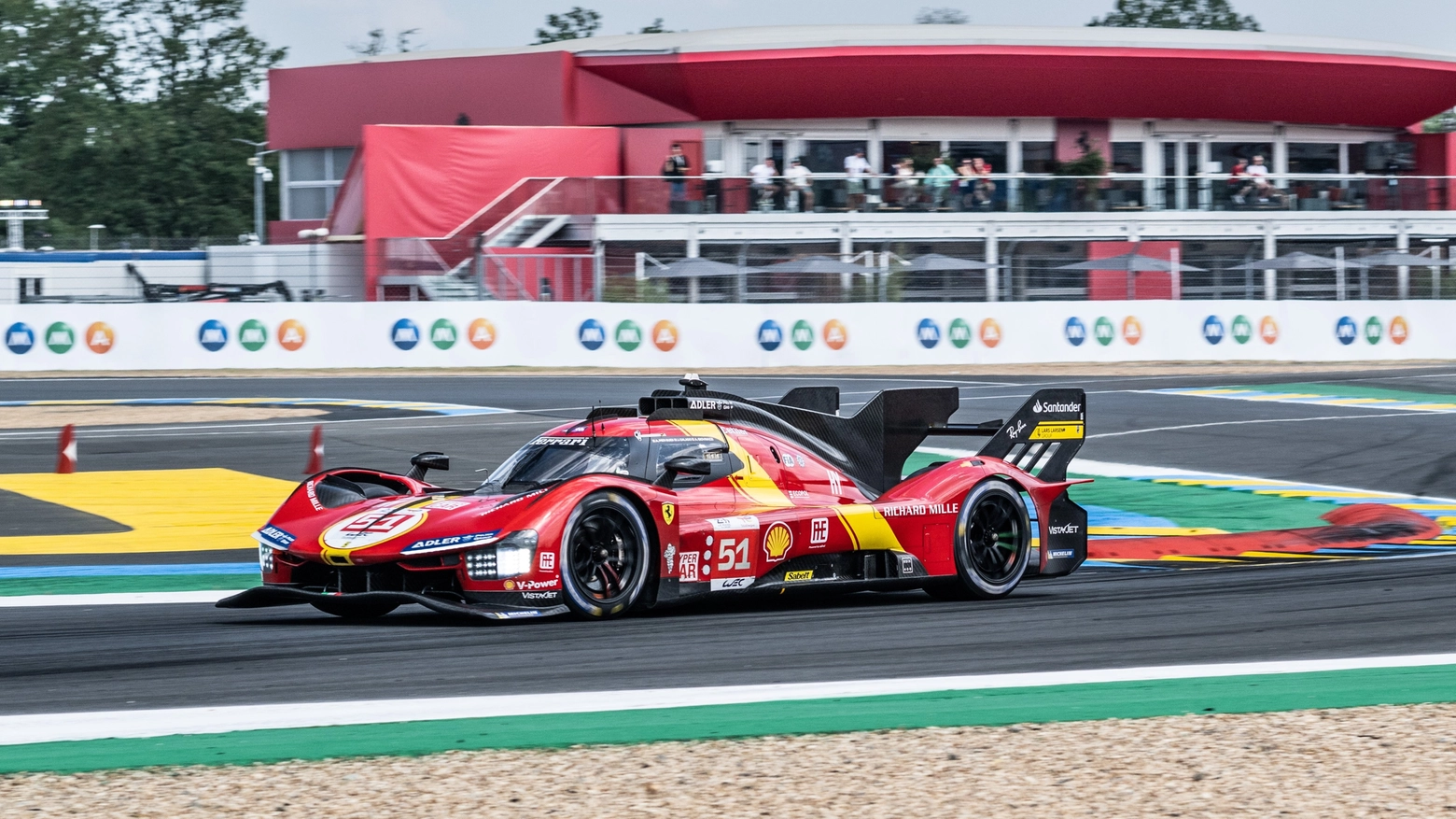 Le Mans, due Ferrari 499p in prima fila