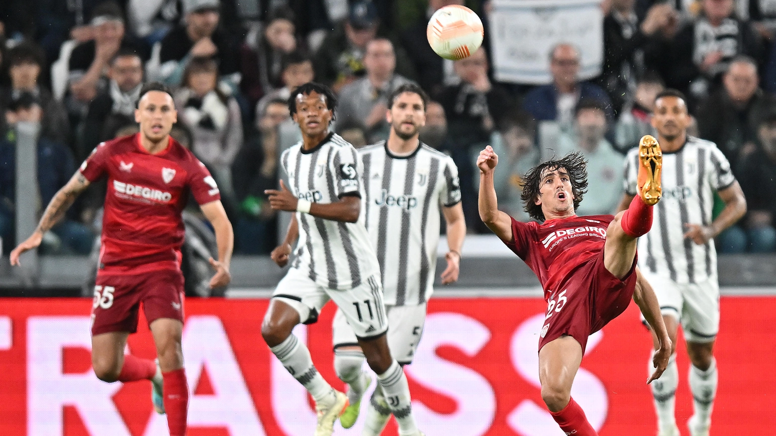 Europa League, Juventus-Siviglia 1-1: Gatti salva la Signora al 96'