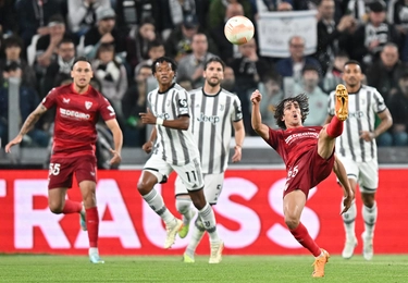 Europa League, Juventus-Siviglia 1-1: Gatti salva la Signora al 96'