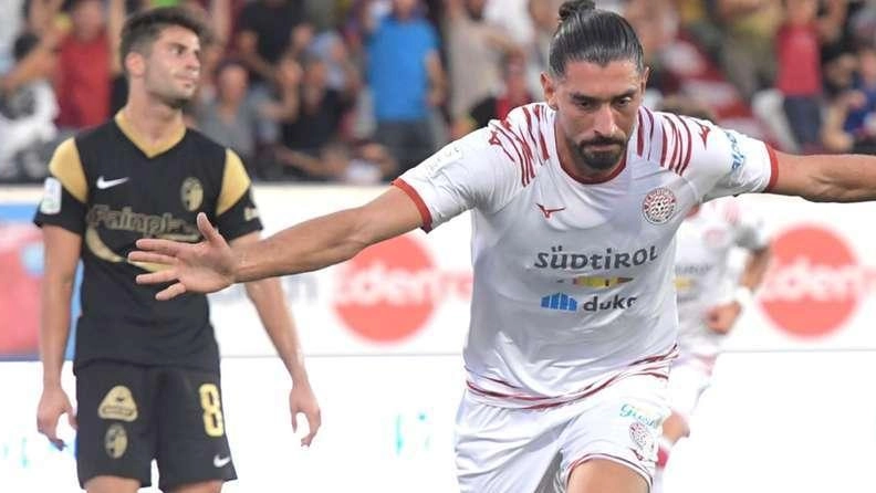 

Merkaj bomber a Perugia: Favola vera in Serie B per l'attaccante albanese