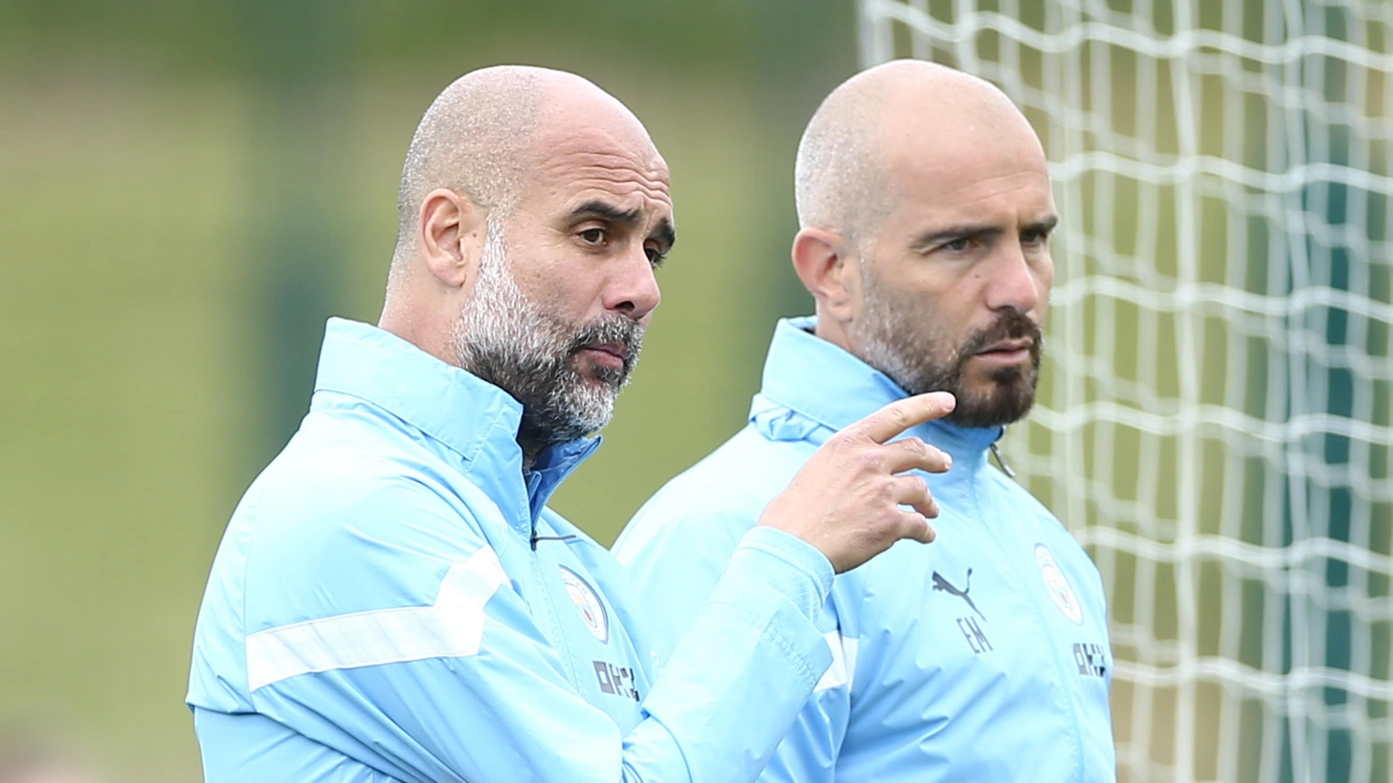 Enzo Maresca (a sinistra)  è assistant manager di Pep Guardiola al City - Foto Ansa