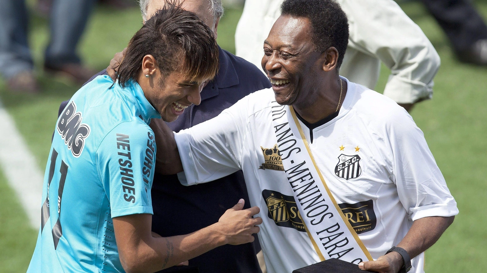 Neymar e Pelè durante la celebrazione di un anniversario del Santos