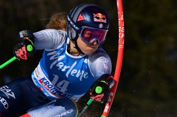 Infortunio Sofia Goggia, la dinamica della caduta: quegli attimi terribili sulla pista Casola di Ponte di Legno