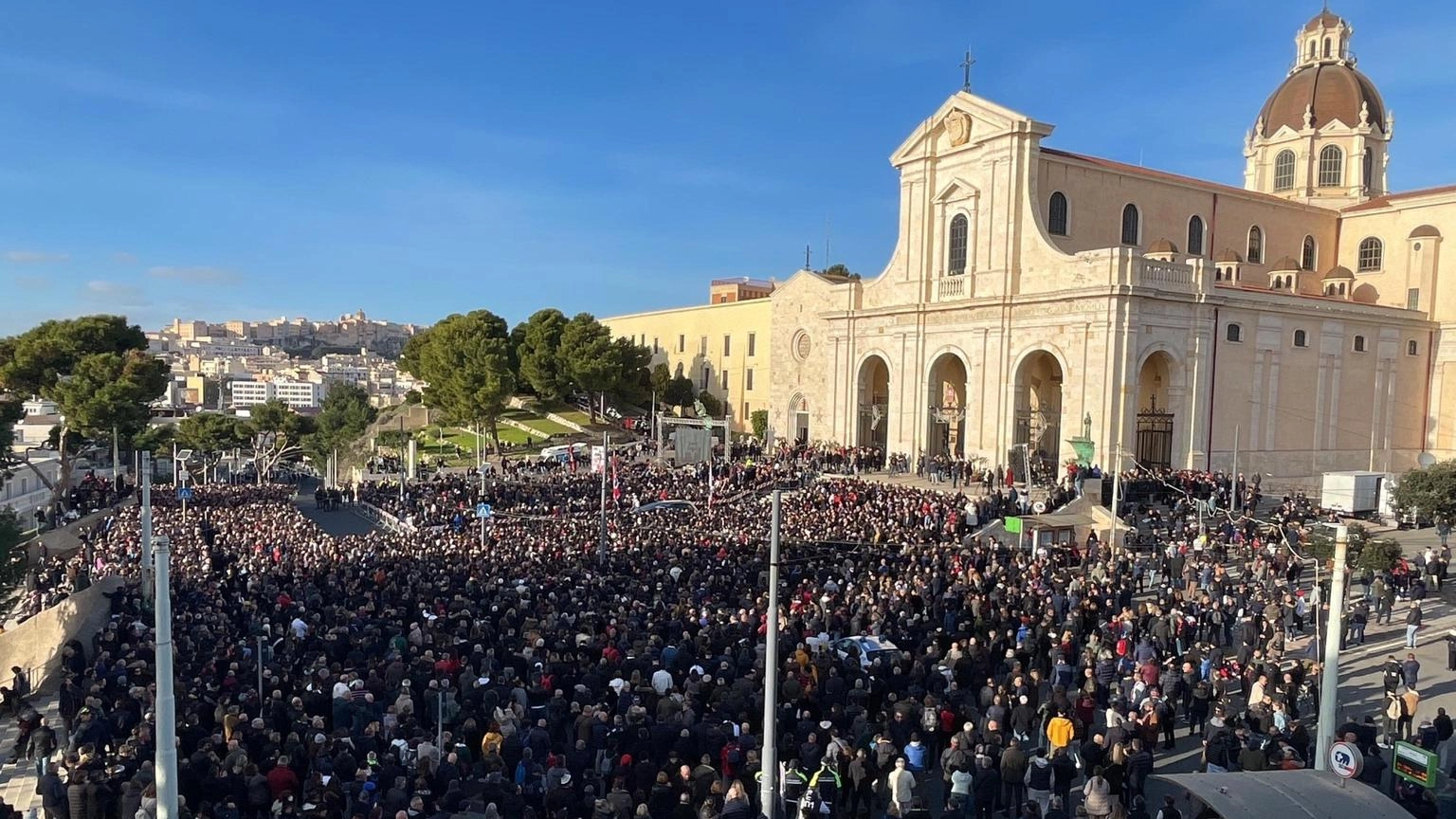 Riva: vescovo Cagliari, 'corri in cielo come dopo un gol'