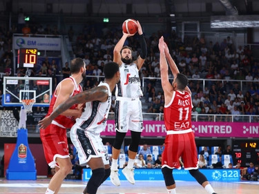 Basket, Supercoppa: la Virtus batte Milano e vola in finale