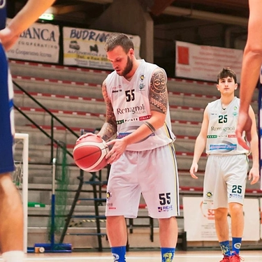 Basket Regionale 1 Girone B. Budrio batte Granarolo e rimane in vetta . Bianconeriba sorride. Omega cade in casa