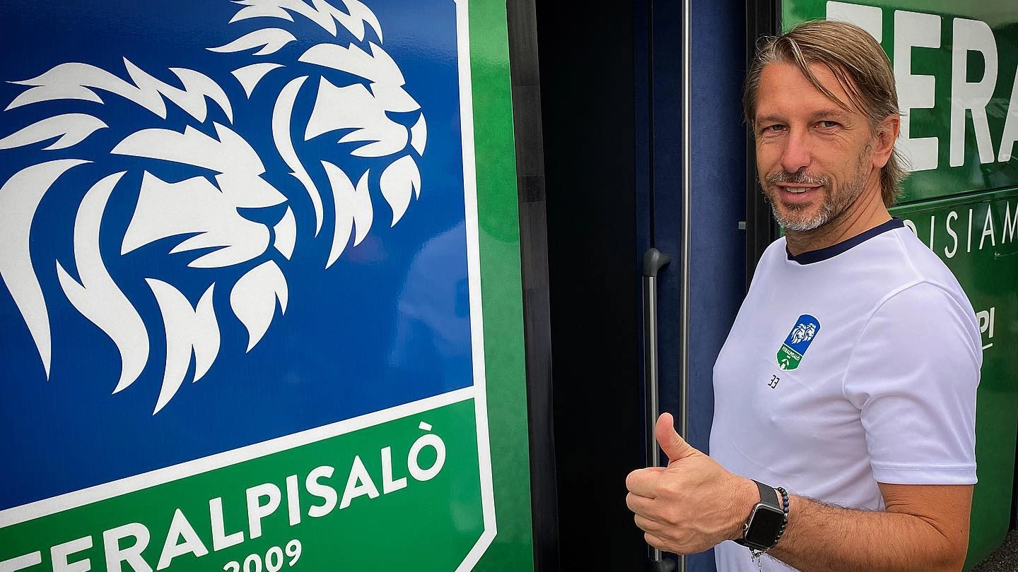 Mister Stefano Vecchi sarà ancora alla guida della squadra gardesana nel torneo cadetto