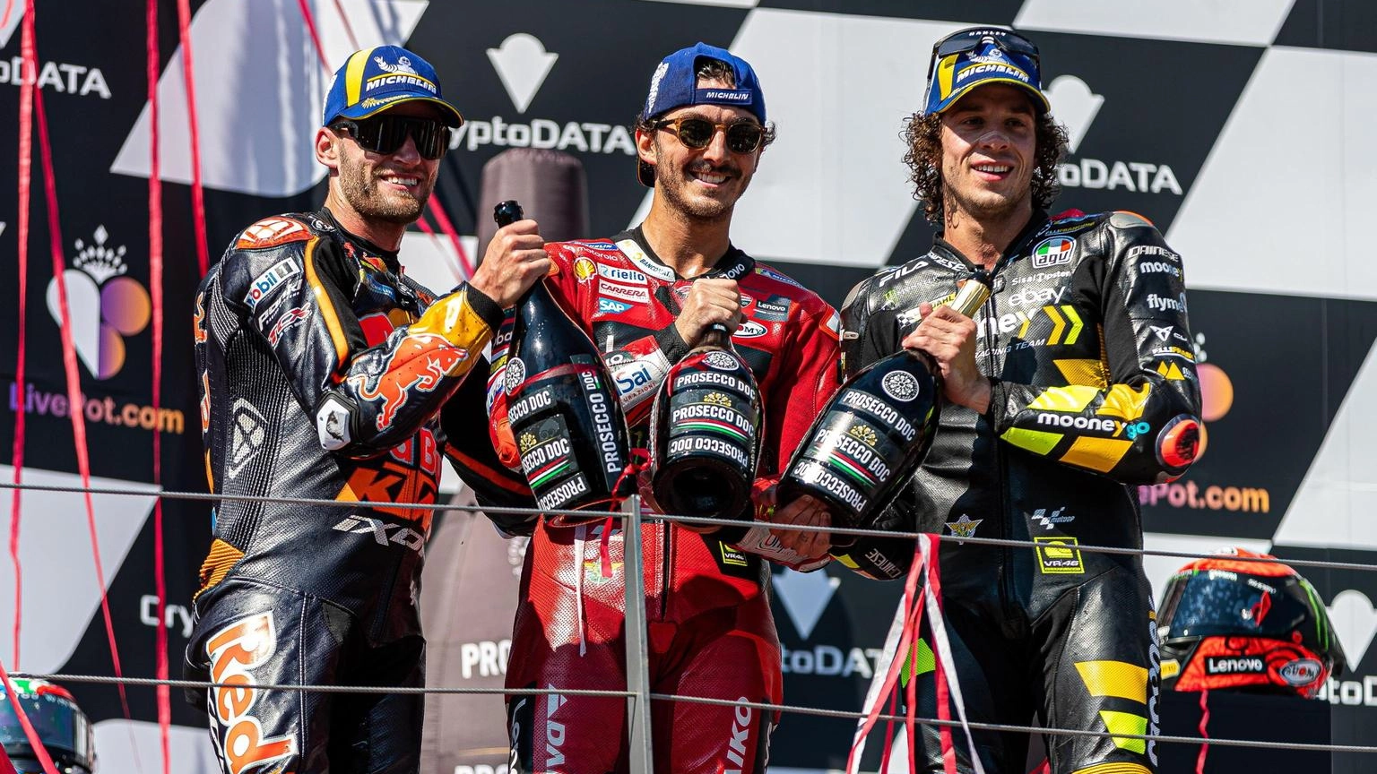 Bagnaia, week end da maestro con Valentino  "Tutto perfetto, la mia Ducati è magica"