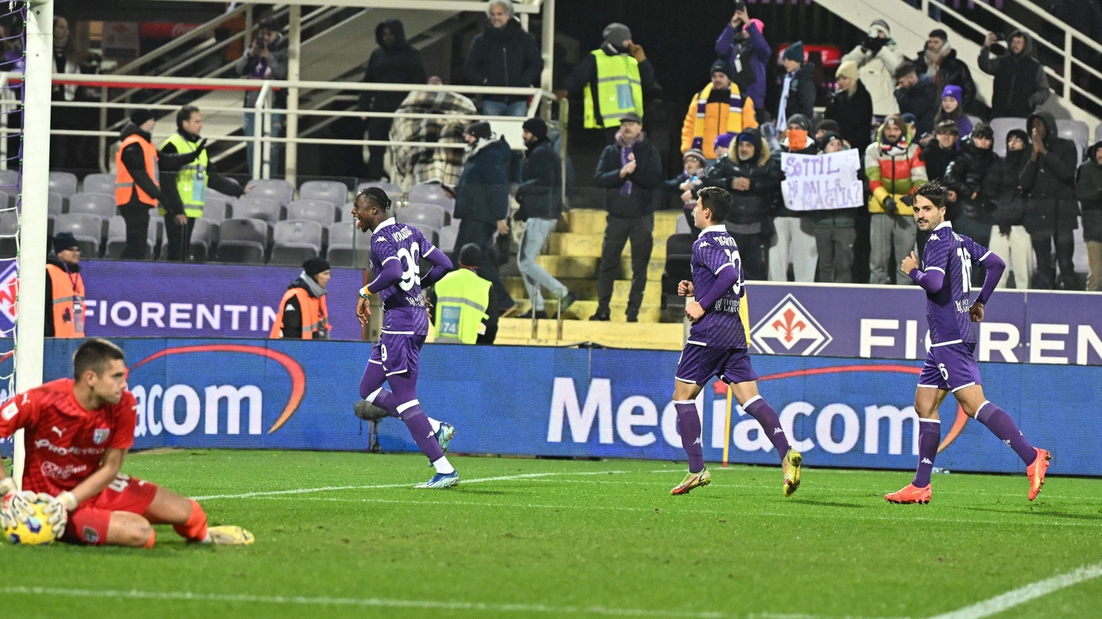 La Fiorentina batte il Parma e va ai quarti di Coppa Italia