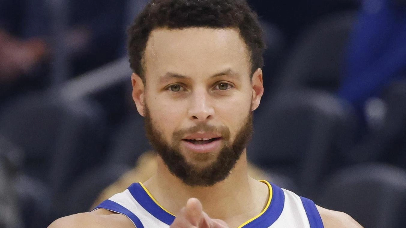 Curry, stop al record. Dopo cinque anni non segna da tre punti