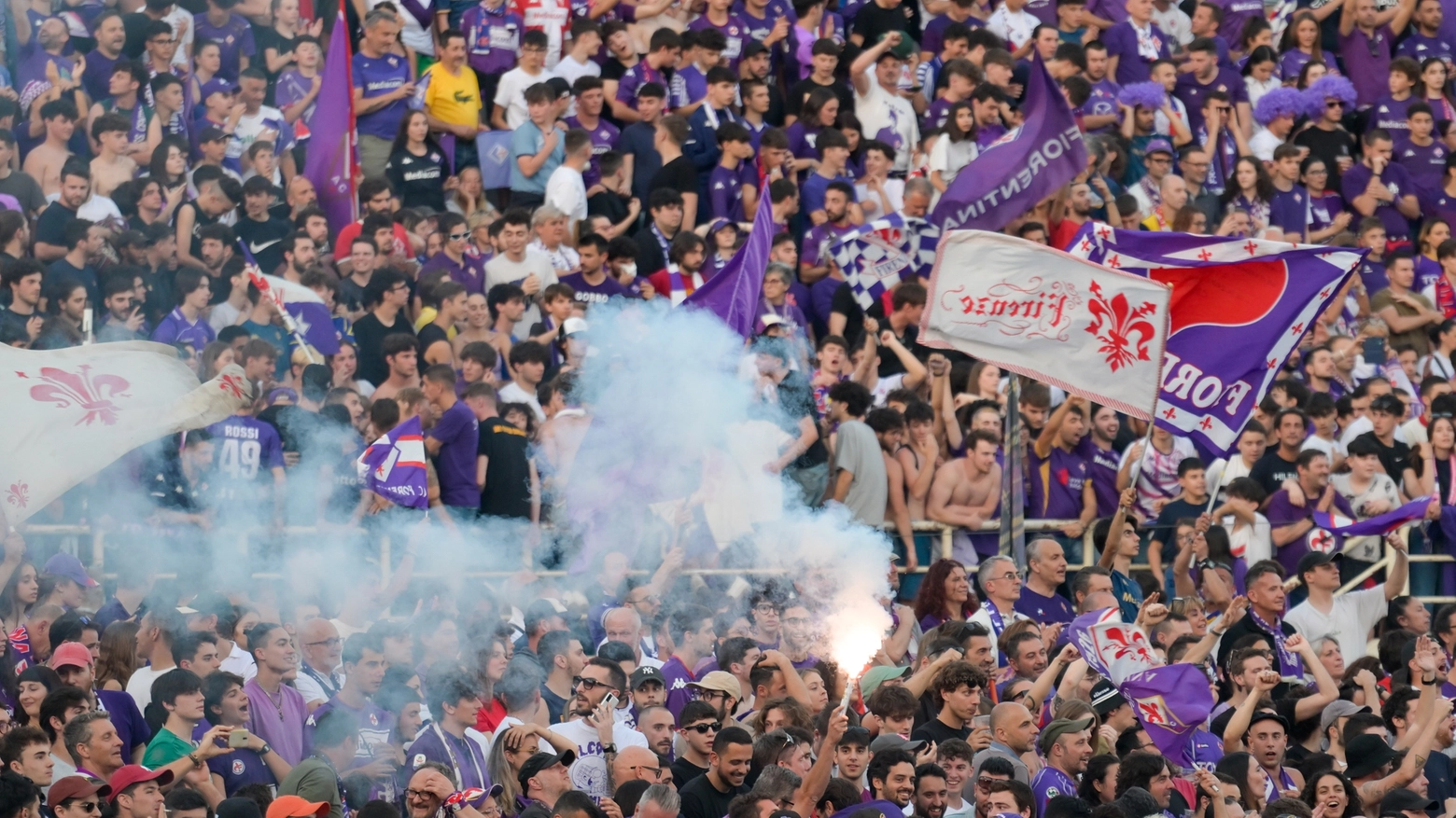 Tifosi della Fiorentina (foto Germogli)