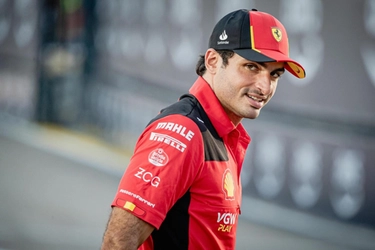 F1, Sainz dopo il trionfo a Singapore: “Ecco perché ho dato il Drs a Norris”. Tutte le dichiarazioni, da Leclerc a Hamilton