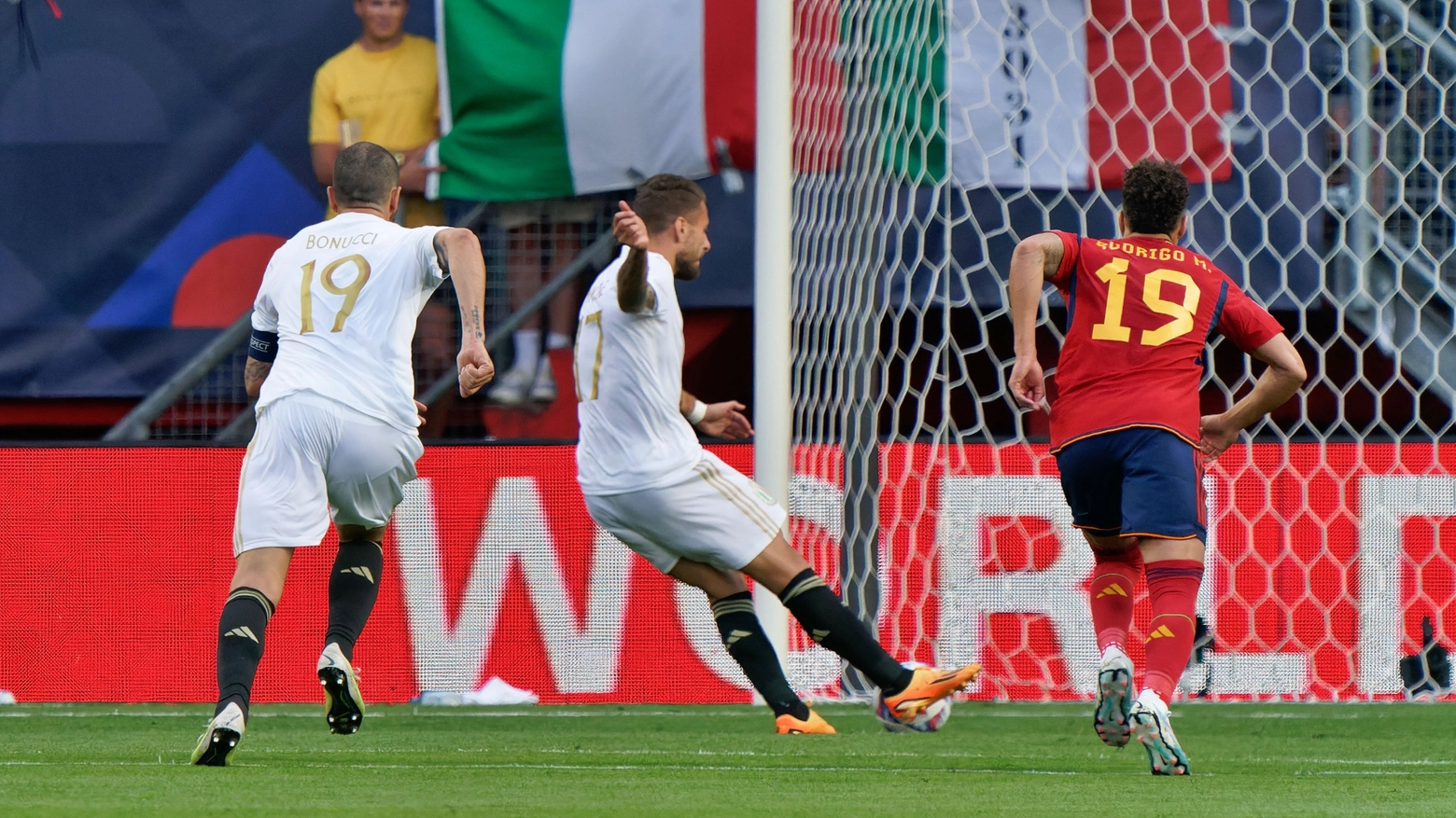 Il gol di Ciro Immobile per il momentaneo 1-1 con la Spagna il 15 giugno scorso: l'Italia poi perse per 2-1 per effetto del gol di Joselu