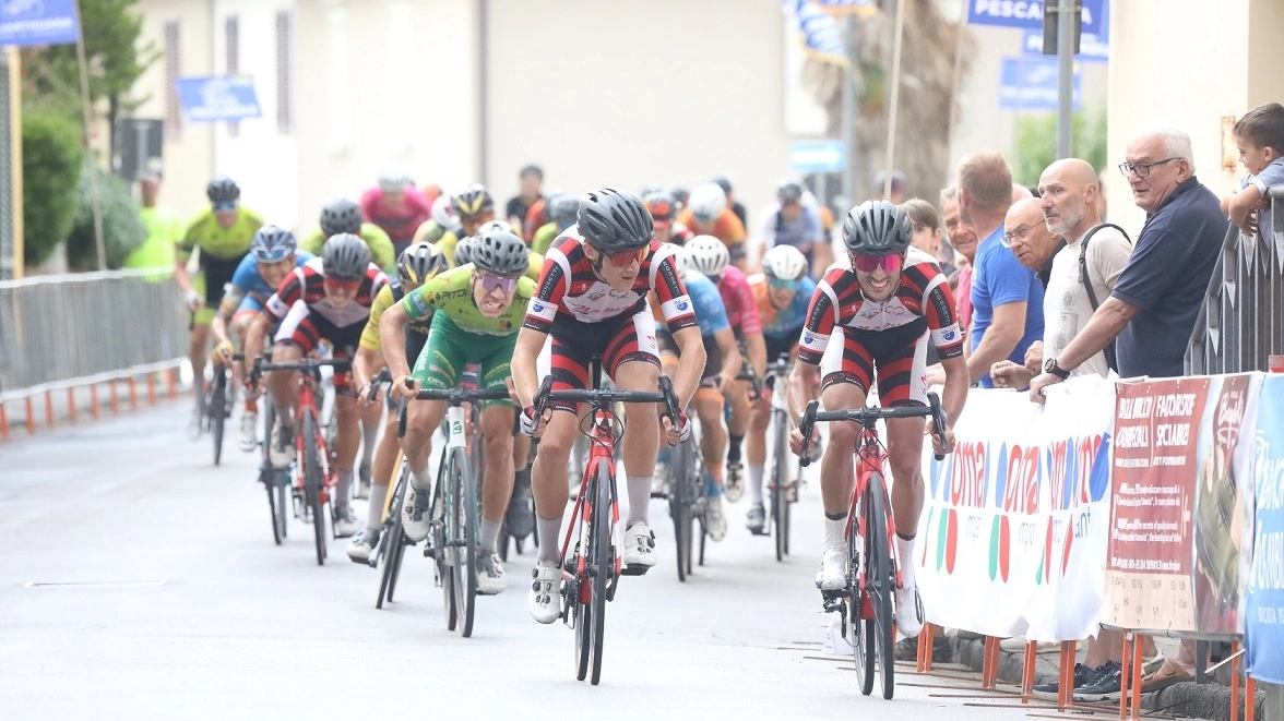 Lo sprint di Cerreto Guidi (Foto Pettinati)