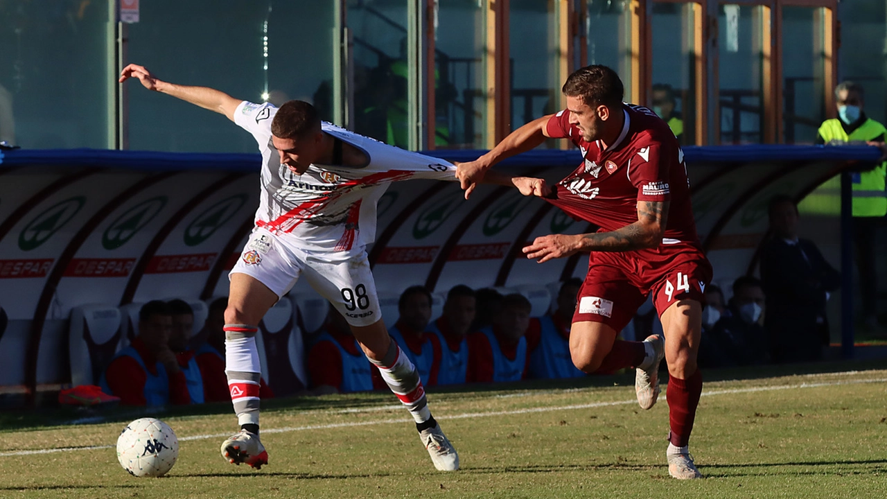 A destra Daniele Liotti, dalla Reggina al Brescia