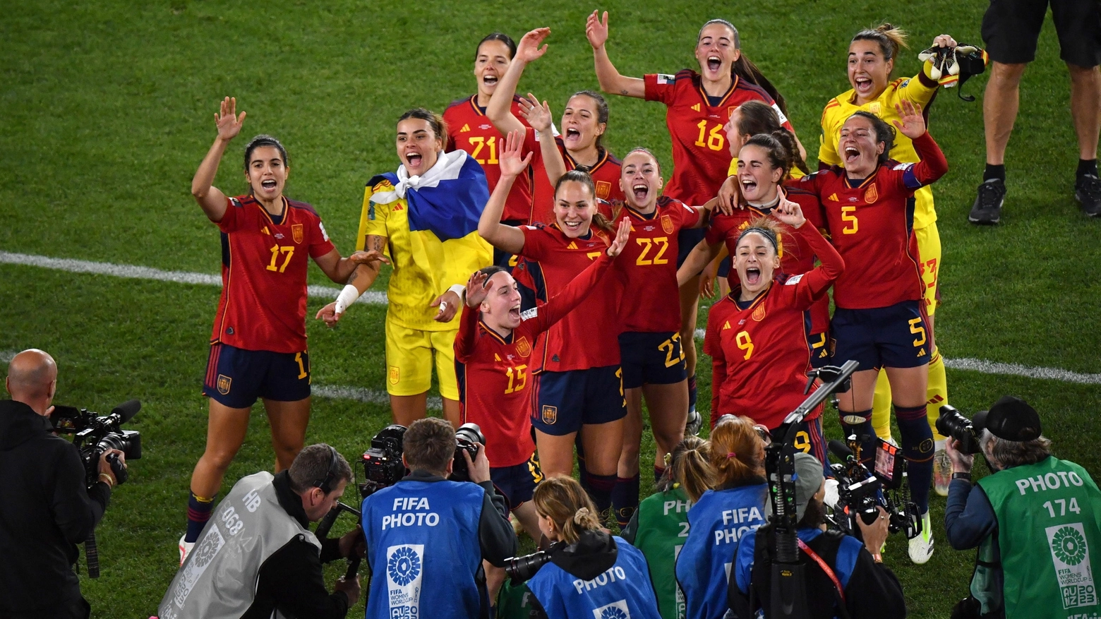 Mondiali femminili, l'esultanza delle giocatrici della Spagna (Ansa)