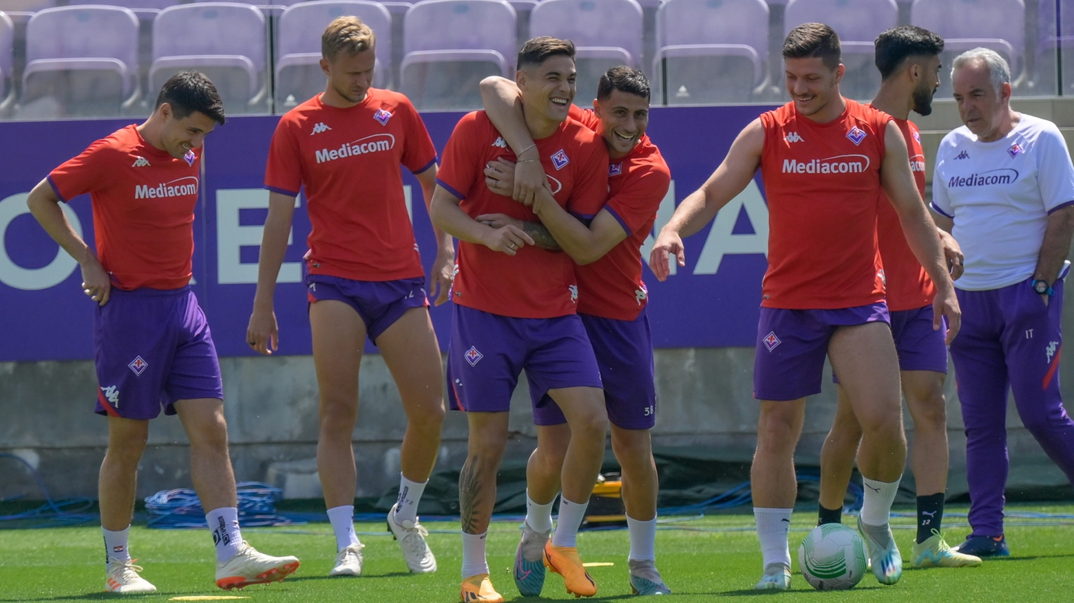 Fiorentina, la strana vigilia: un occhio al Sassuolo, l'altro al West Ham